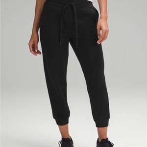 Lululemon Scuba sweatpants size 14 24 inch inseam